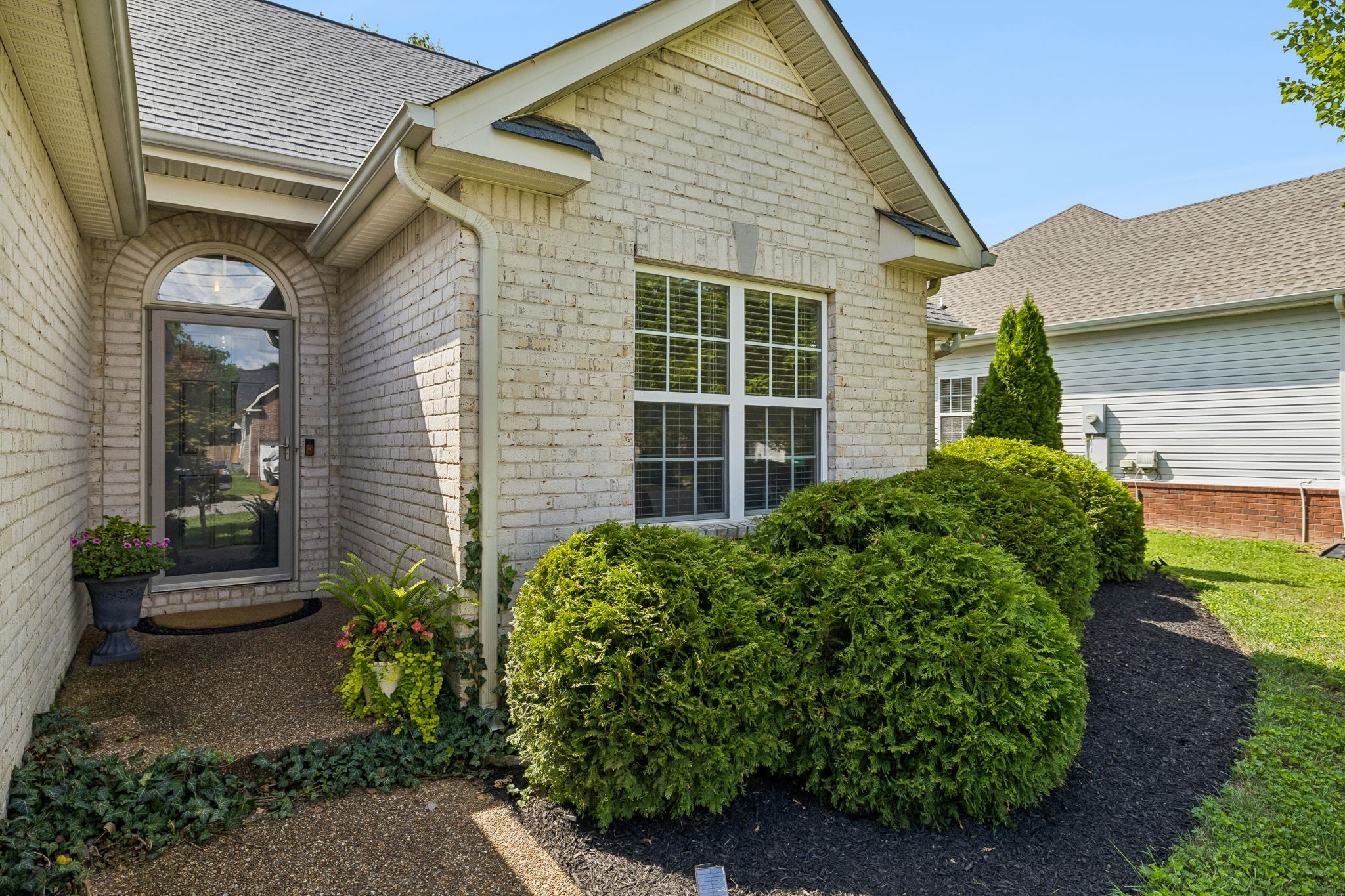 2012 Patrick Way Spring Hill, TN 37174 - Photo 2 of 29 Gallery Image 2