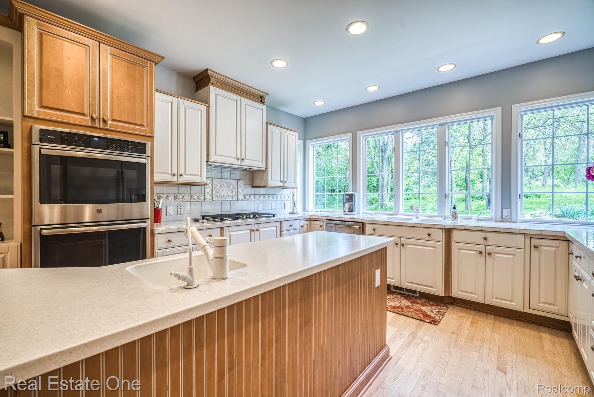 1472 Mill Race Road Rochester, MI 48306 - Photo 23 of 46 DSC03764.jpg