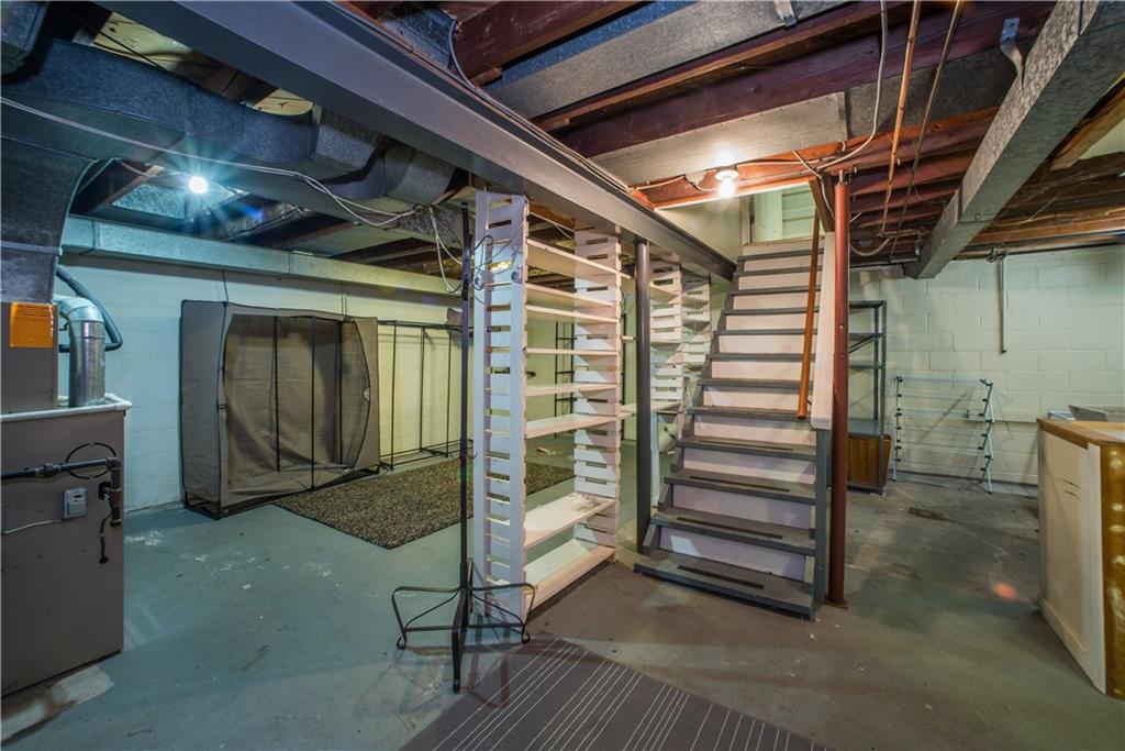 4217 Greenridge Road Pittsburgh, PA 15234 - Photo 22 of 25 Gallery Image 22