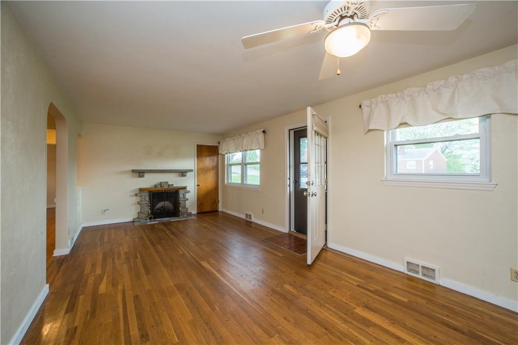 4217 Greenridge Road Pittsburgh, PA 15234 - Photo 5 of 25 Gallery Image 5