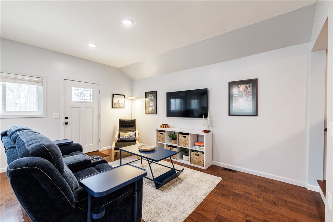 163 Park Road Irondequoit, NY 14622 - Photo 3 of 23