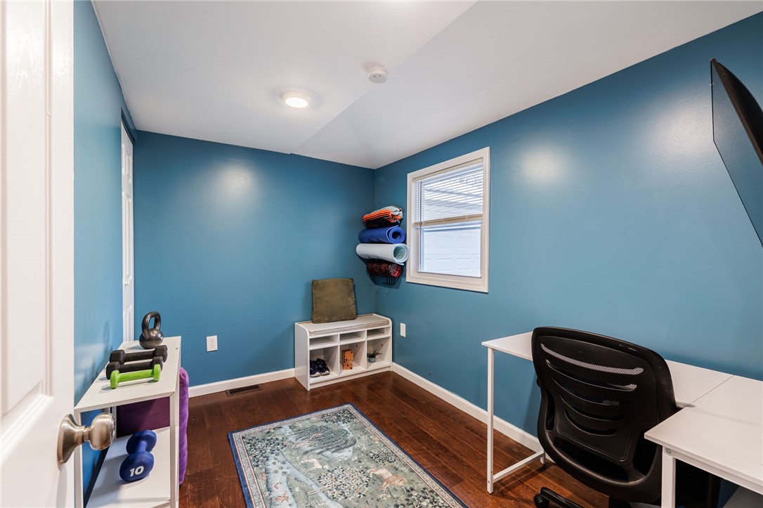 163 Park Road Irondequoit, NY 14622 - Photo 8 of 23 1st Floor Bedroom