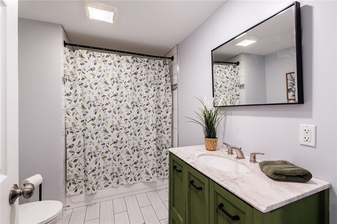163 Park Road Irondequoit, NY 14622 - Photo 9 of 23 1st Floor Full Bath