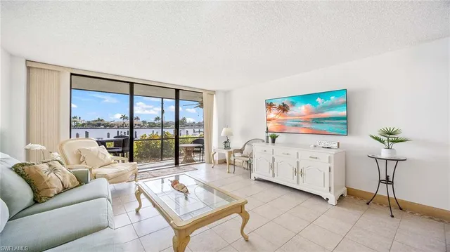 $5,700 | 601 Seaview Court, Unit C106, Marco Island, FL 34145