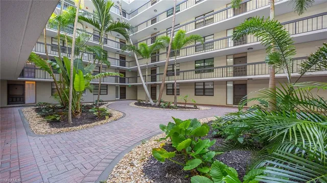 $5,700 | 601 Seaview Court, Unit C106, Marco Island, FL 34145