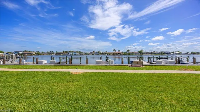 $5,700 | 601 Seaview Court, Unit C106, Marco Island, FL 34145