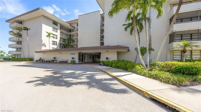 $5,700 | 601 Seaview Court, Unit C106, Marco Island, FL 34145