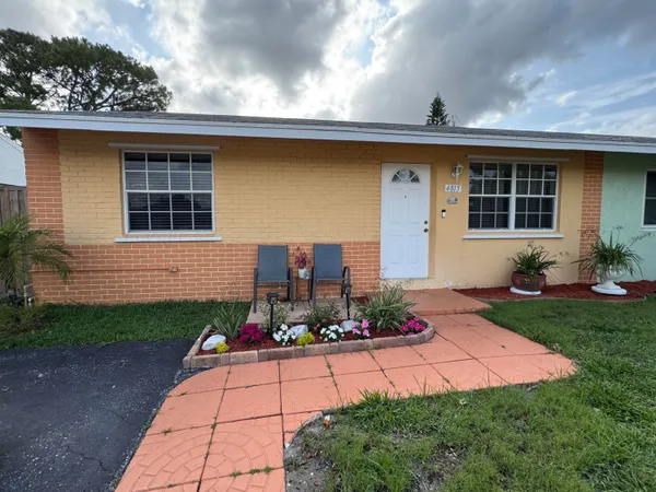 $400,000 | 4815 Gladiator Circle, Greenacres, FL 33463