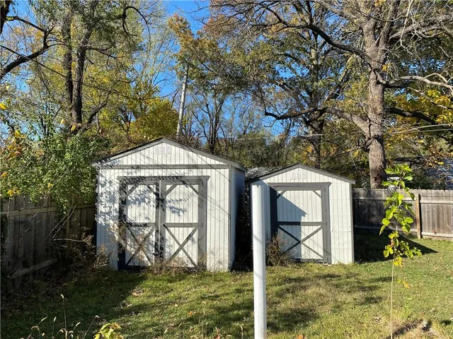 $185,000 | 7714 East 110th Street, Kansas City, MO 64134