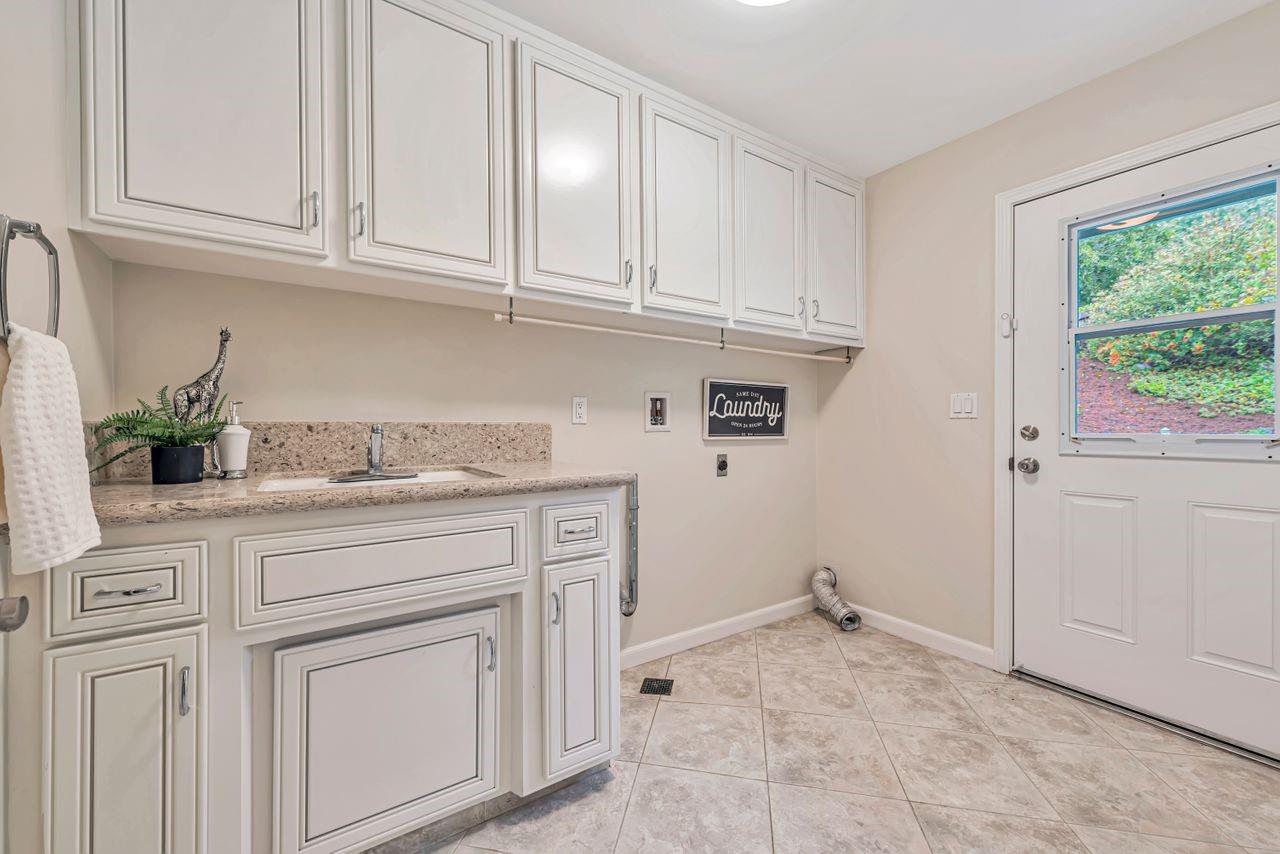 252 Montclair Road Los Gatos, CA 95032 - Photo 30 of 64 Gallery Image 30