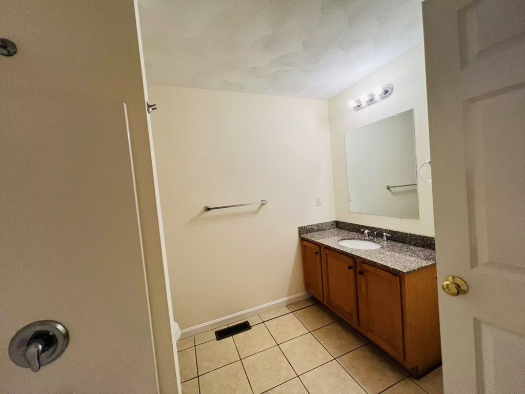 18 Dale Street, Unit 8B Andover, MA 01810 - Photo 11 of 17
