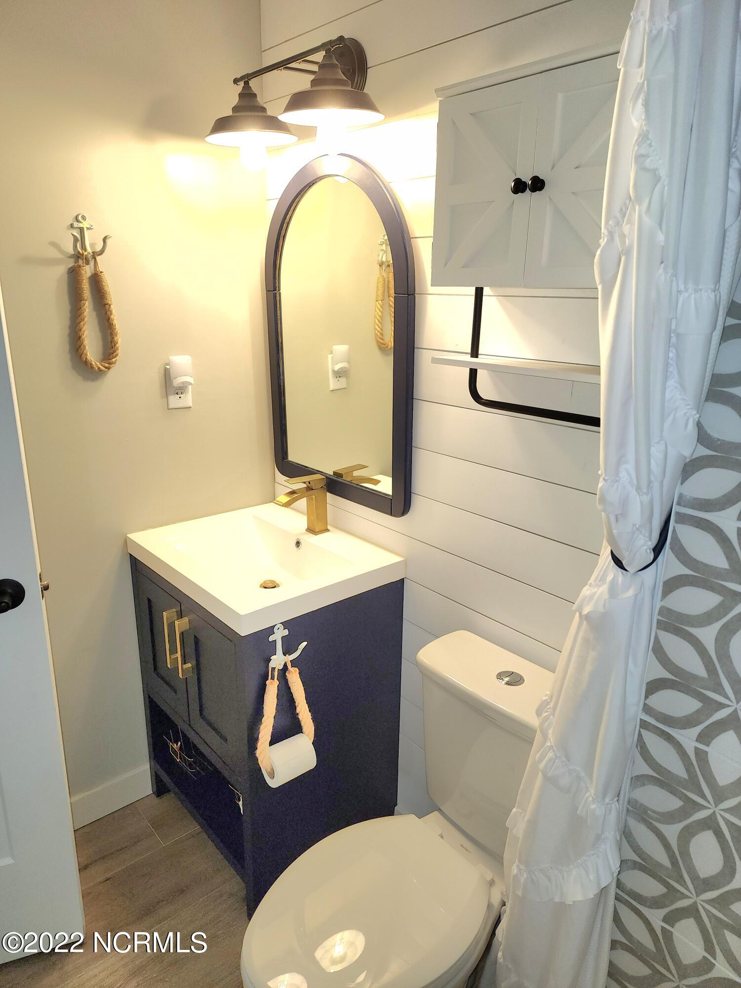 1505 Salter Path Road, Unit 127 Indian Beach, NC 28512 - Photo 30 of 70 Bathroom
