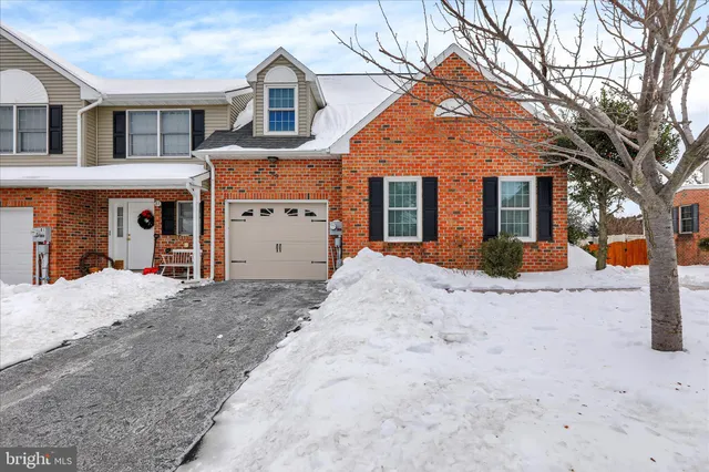 $335,000 | 79 Spring Hill Lane, Mountville, PA 17554