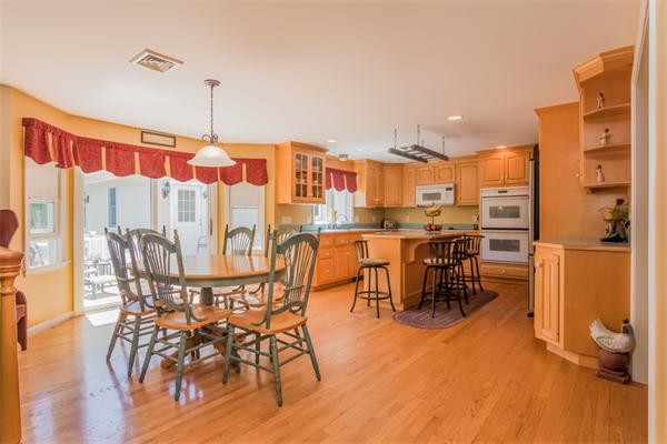 7 Abbey Road Walpole, MA 02071 - Photo 8 of 30