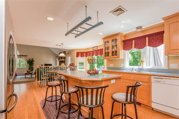7 Abbey Road Walpole, MA 02071 - Photo 9 of 30