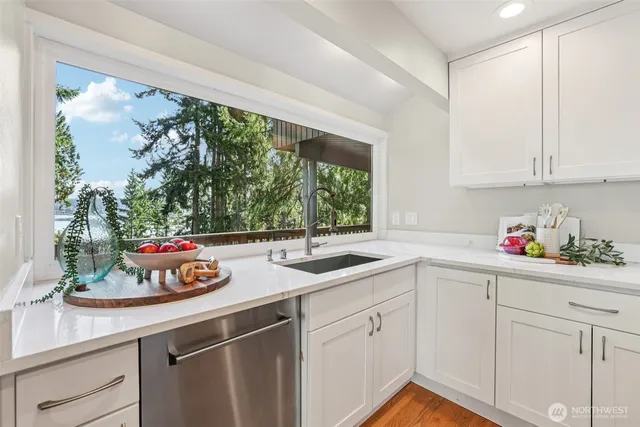 $2,250,000 | 411 West Lake Sammamish Parkway Northeast, Bellevue, WA 98008