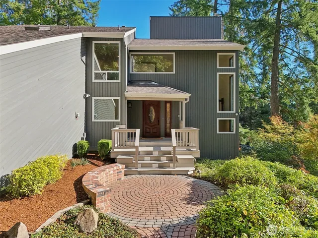 $2,250,000 | 411 West Lake Sammamish Parkway Northeast, Bellevue, WA 98008