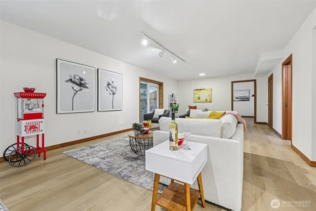 $2,250,000 | 411 West Lake Sammamish Parkway Northeast, Bellevue, WA 98008