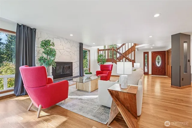 $2,250,000 | 411 West Lake Sammamish Parkway Northeast, Bellevue, WA 98008