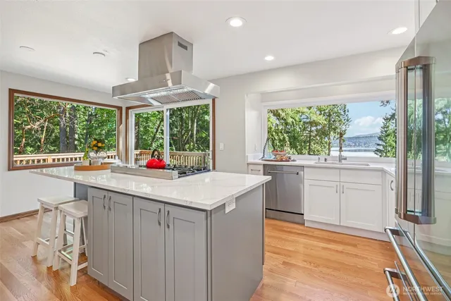 $2,250,000 | 411 West Lake Sammamish Parkway Northeast, Bellevue, WA 98008