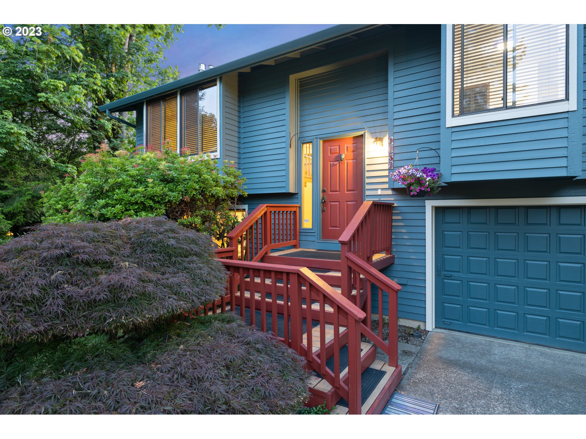 1757 Southwest 19th Court Gresham, OR 97080 - Photo 3 of 31 a view of outdoor seating space