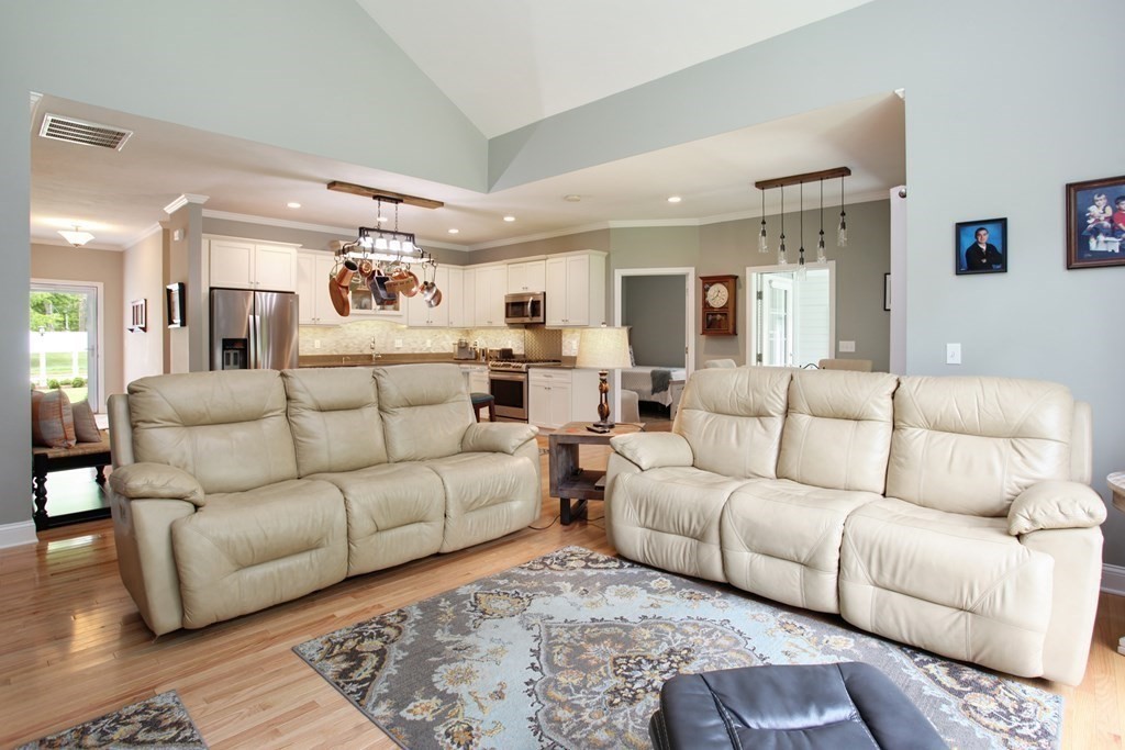 4 Pond View Terrace Wareham, MA 02576 - Photo 11 of 34