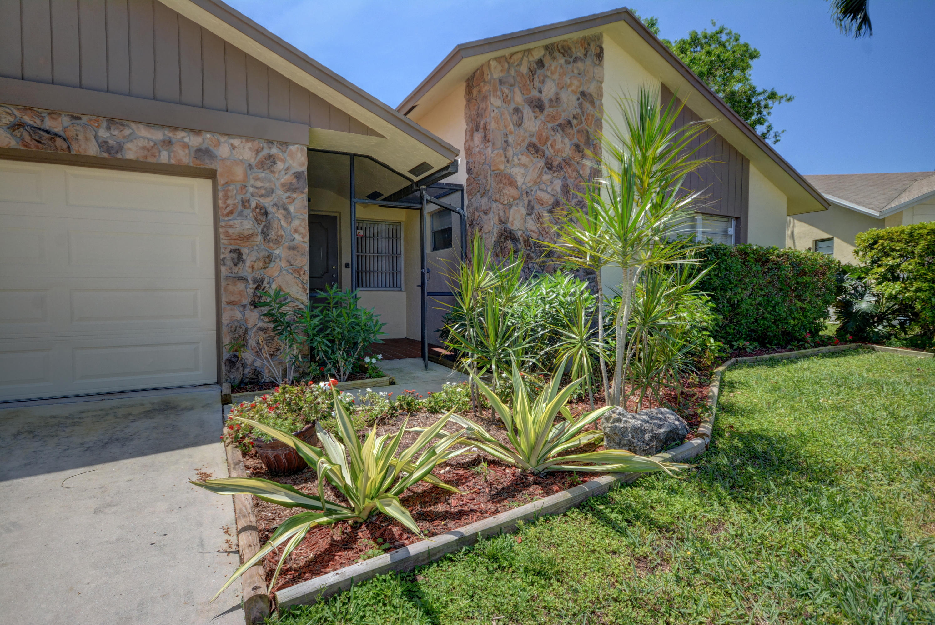 8948 Southwest 18th Road Boca Raton, FL 33433 - Photo 2 of 30 CG 8948 SW 18th Rd-3