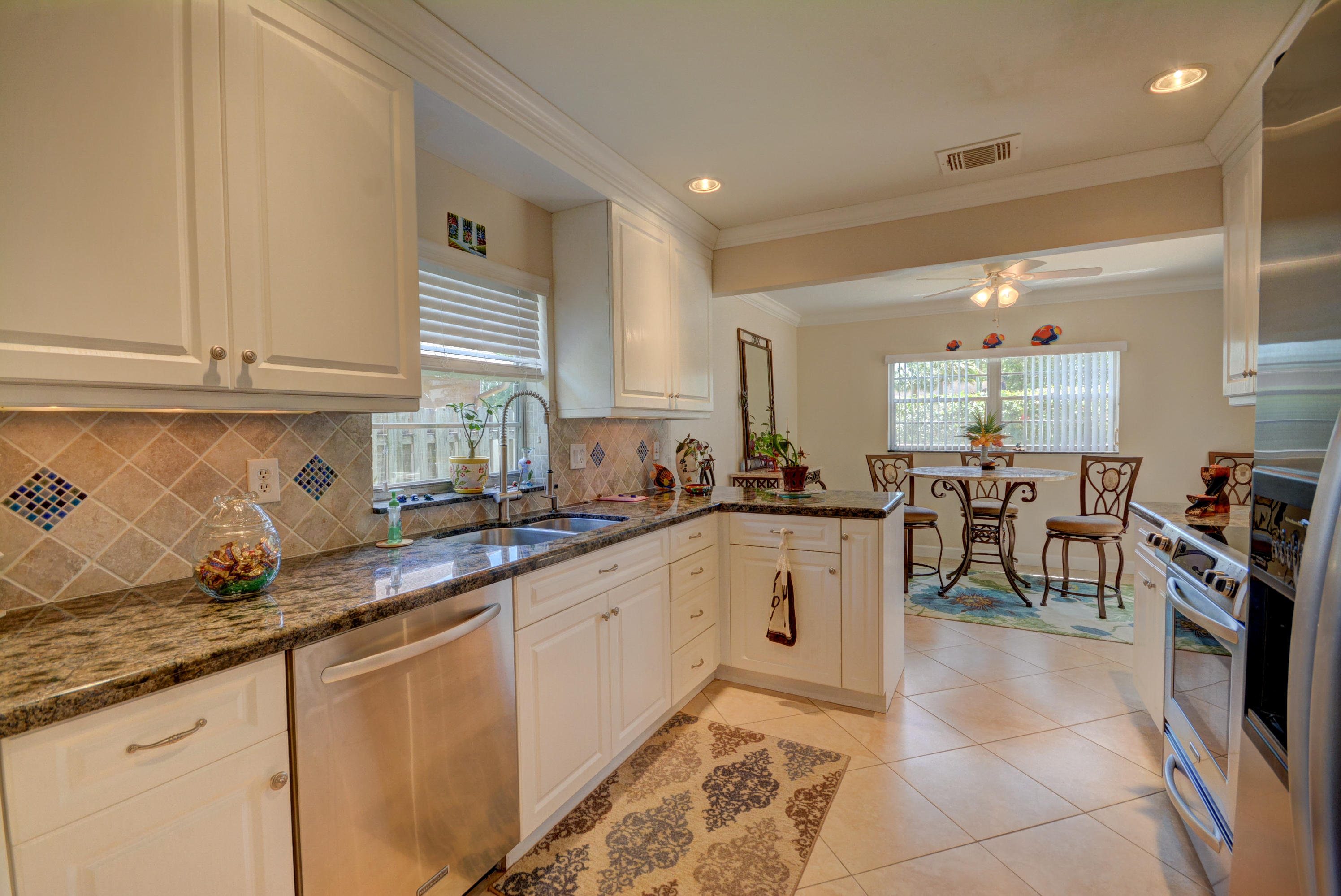 8948 Southwest 18th Road Boca Raton, FL 33433 - Photo 11 of 30 CG 8948 SW 18th Rd-12