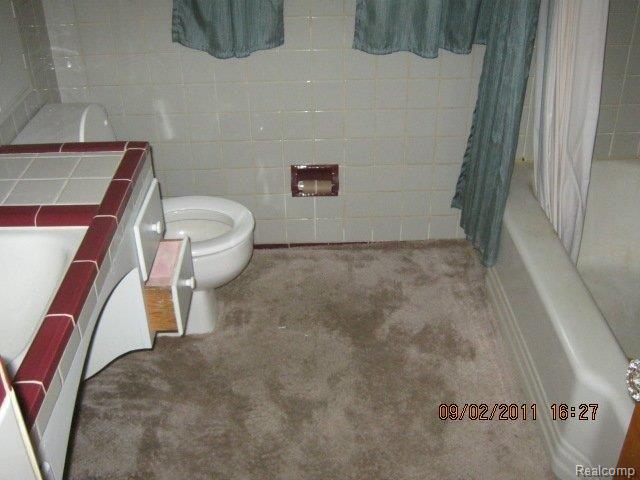 86 Barrington Road Bloomfield Hills, MI 48302 - Photo 12 of 19 664425BathDn