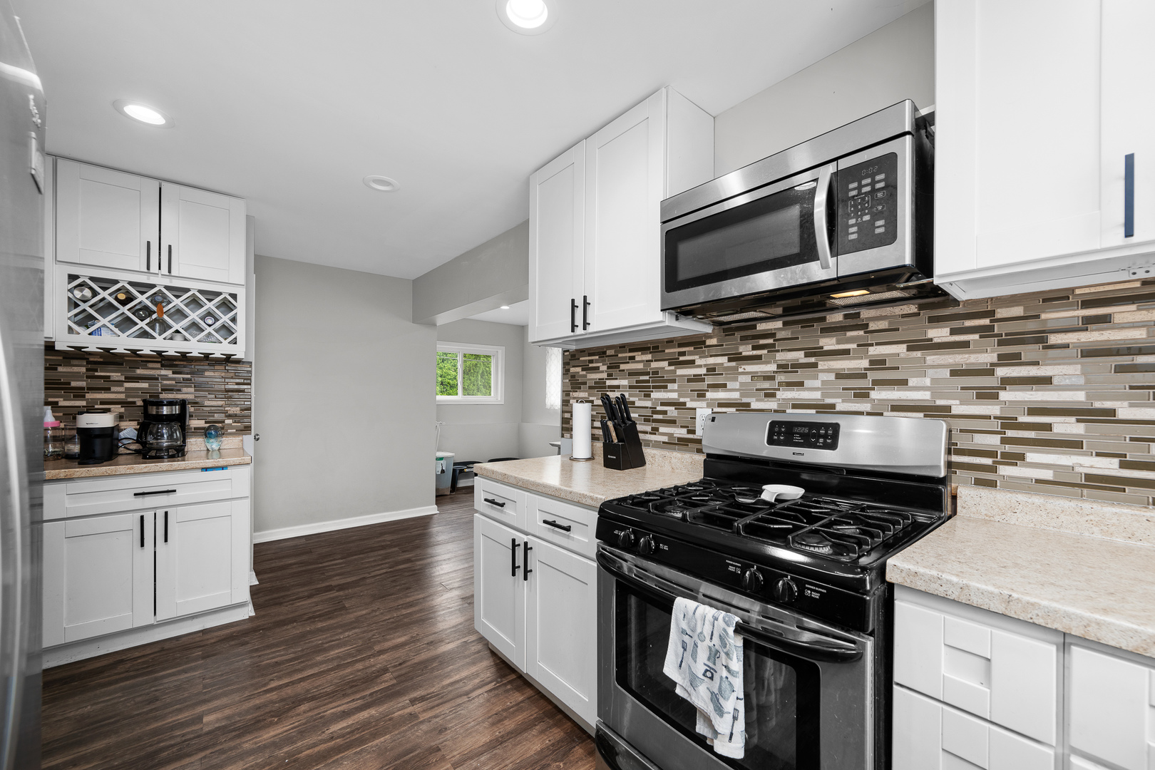 1606 Coyne Center Road Milan, IL 61264 - Photo 11 of 30