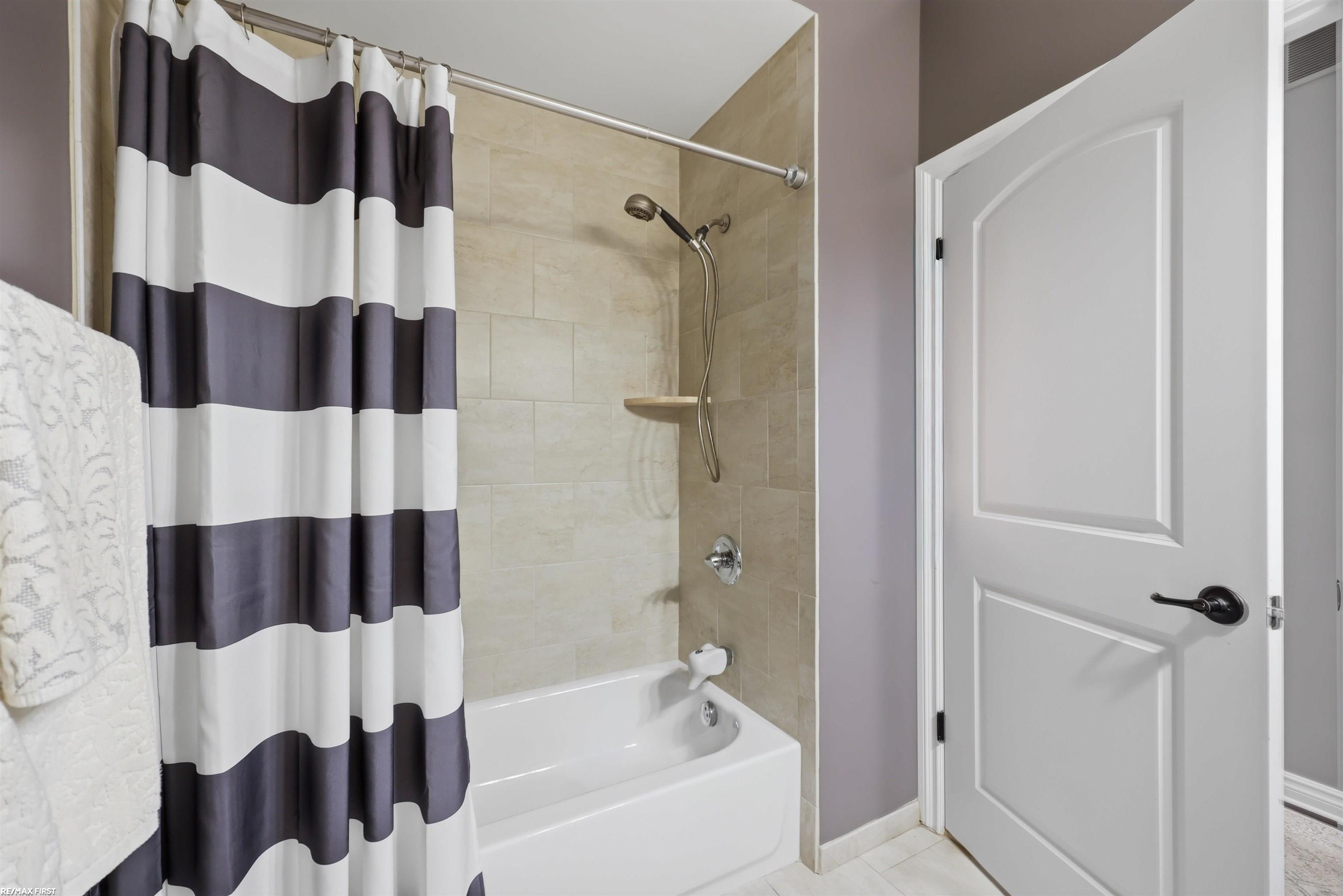 22350 Brantingham Road Macomb, MI 48044 - Photo 31 of 58