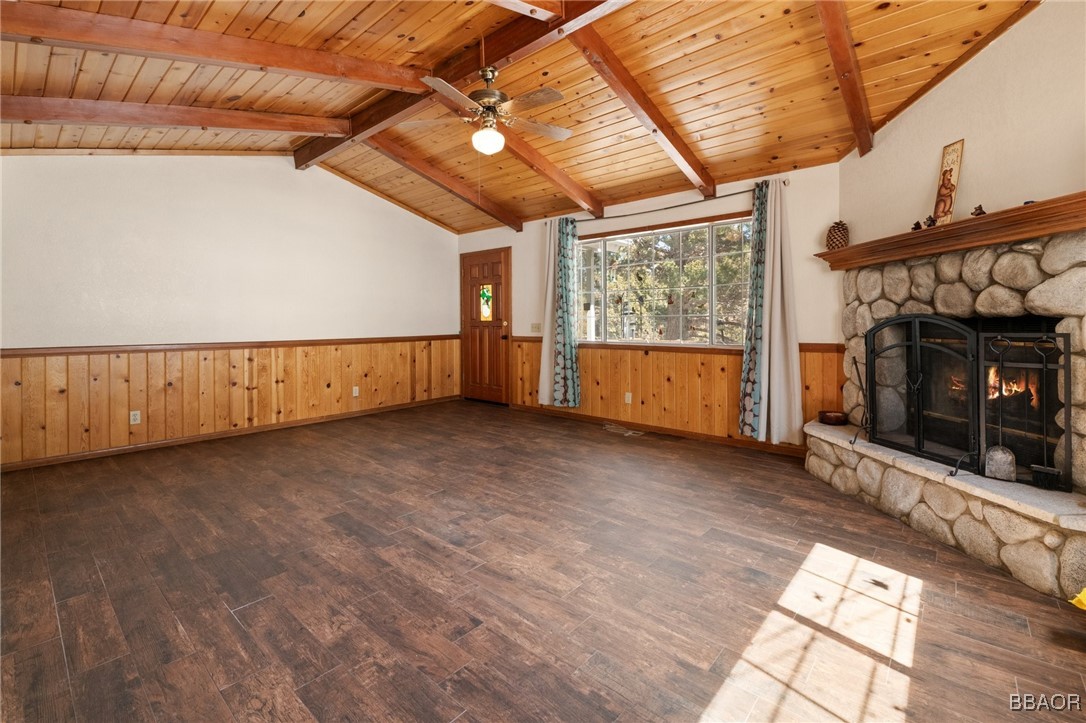 252 Riverside Avenue Sugarloaf, CA 92386 - Photo 5 of 29 a view of an empty room with a fireplace
