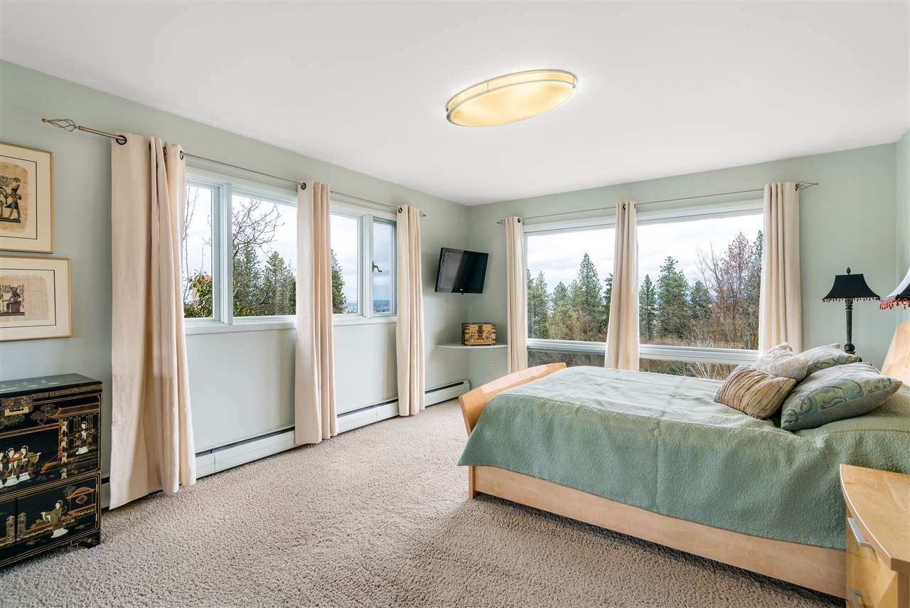 1527 South Crest Road Spokane, WA 99203 - Photo 10 of 20 Gallery Image 10