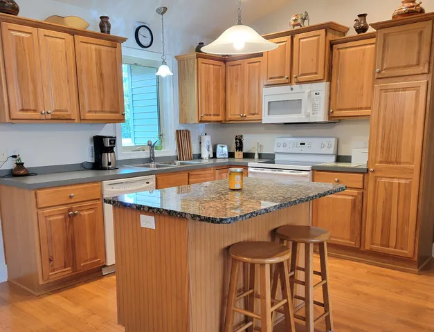 $369,900 | 913 Clark Street, Lowell, MI 49331