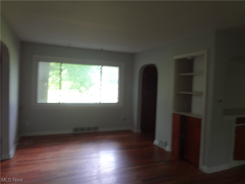 38545 Bainbridge Road Solon, OH 44139 - Photo 6 of 12 Gallery Image 6