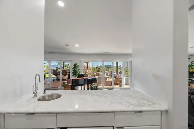 $2,148,888 | 1427 Buckskin Drive, Escondido, CA 92029