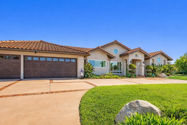 $2,148,888 | 1427 Buckskin Drive, Escondido, CA 92029