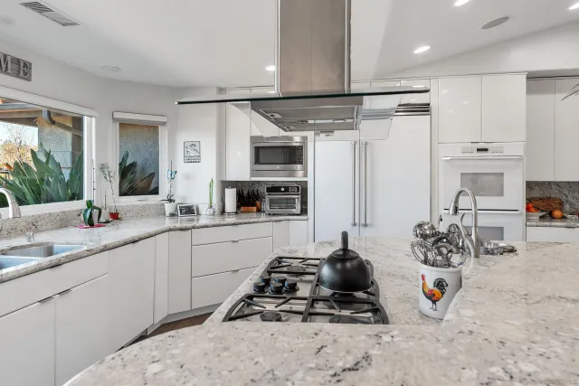 $2,148,888 | 1427 Buckskin Drive, Escondido, CA 92029