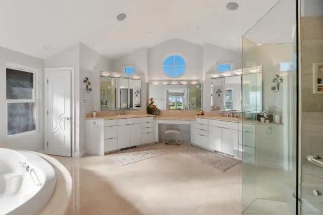 $2,148,888 | 1427 Buckskin Drive, Escondido, CA 92029