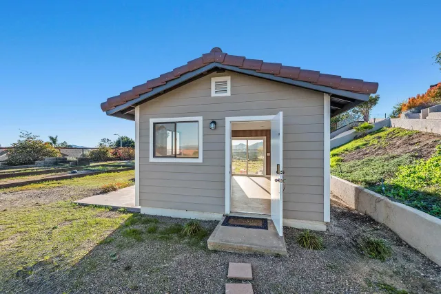 $2,148,888 | 1427 Buckskin Drive, Escondido, CA 92029