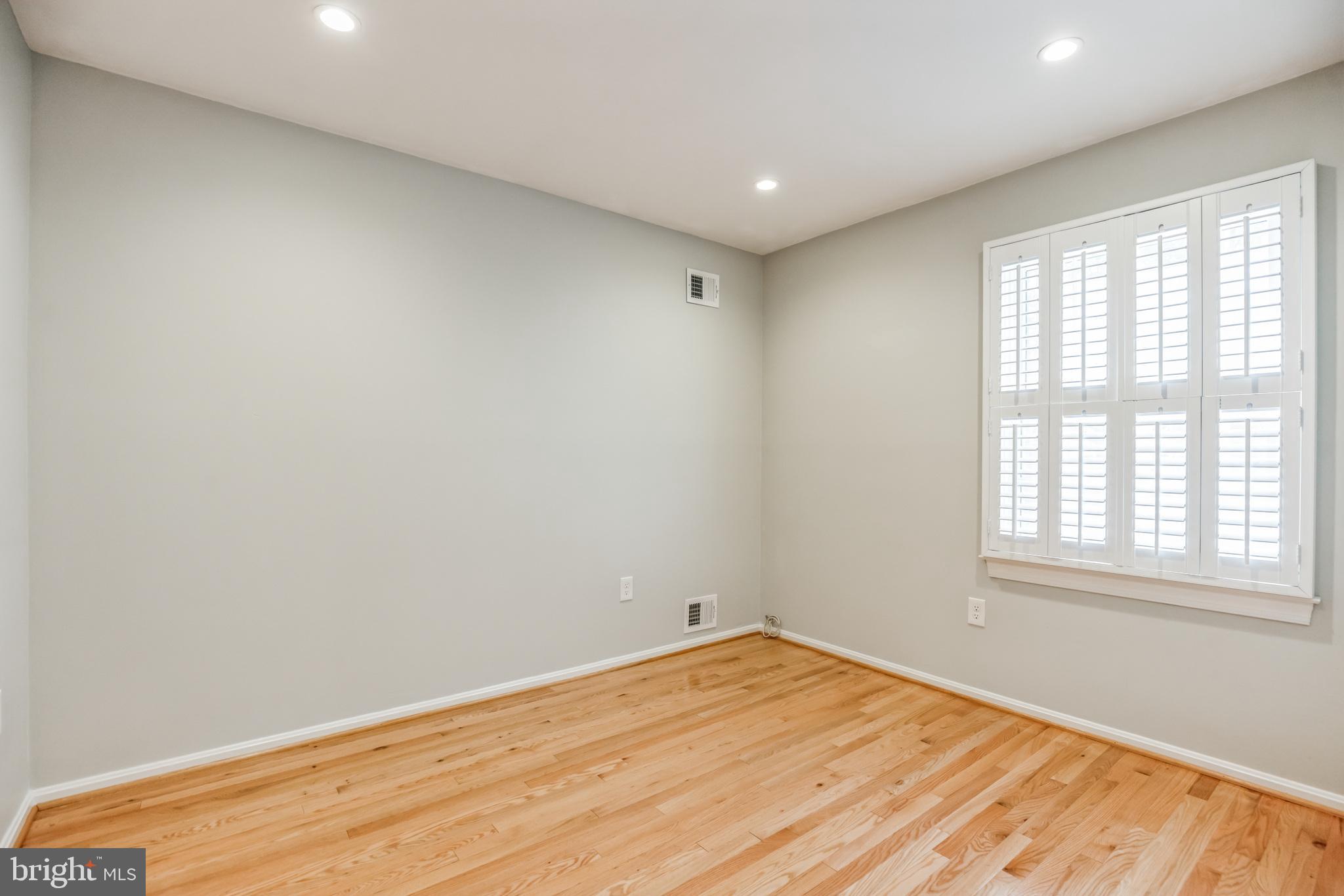 6206 Winnepeg Drive Burke, VA 22015 - Photo 19 of 29 Bedroom 2