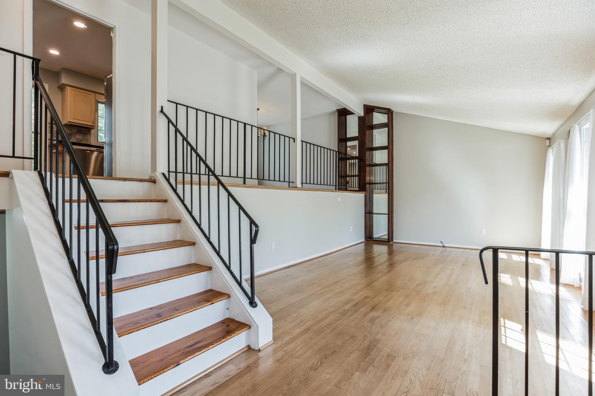 6206 Winnepeg Drive Burke, VA 22015 - Photo 2 of 29 Entry Foyer