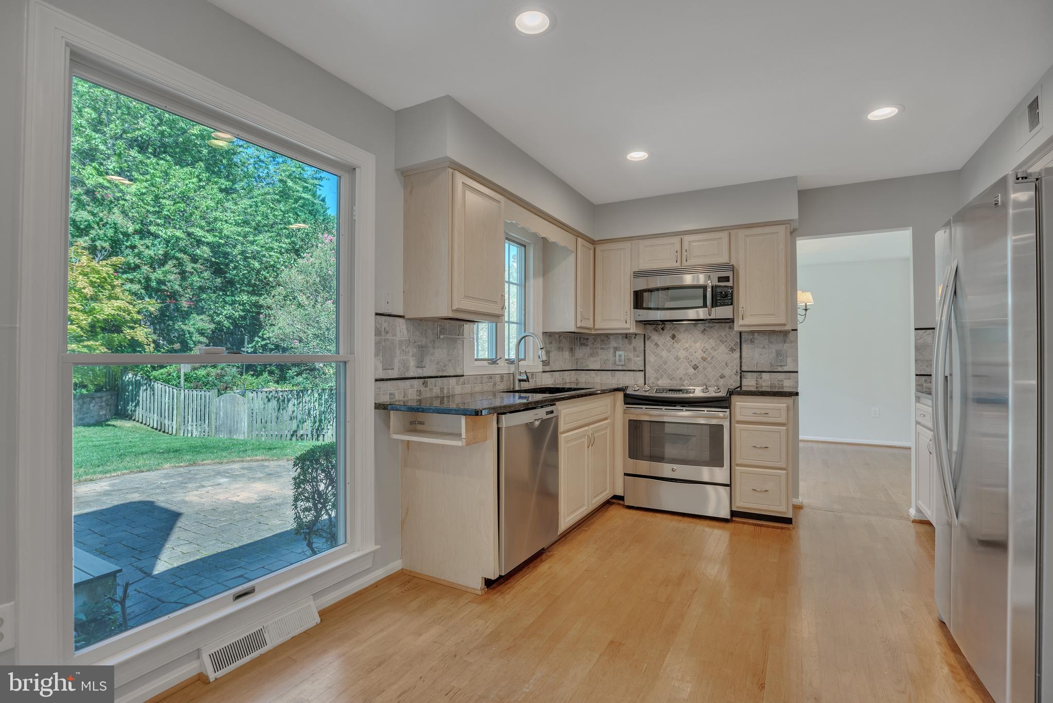 6206 Winnepeg Drive Burke, VA 22015 - Photo 9 of 29 Breakfast Room