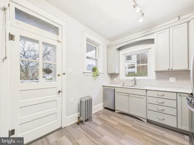 $225,000 | 2447 North 2nd Street, Harrisburg, PA 17110