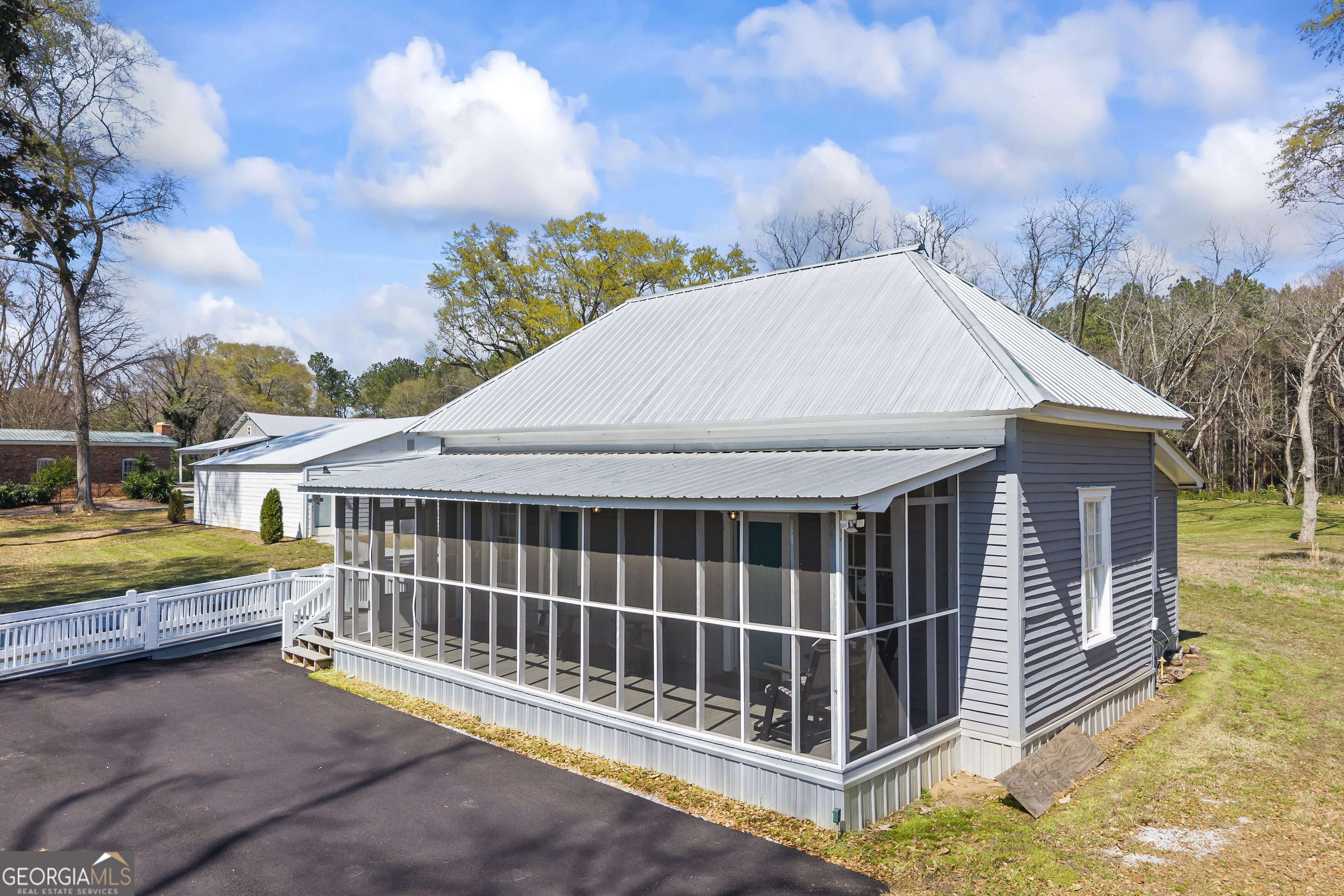 215 Hartwell Road Lavonia, GA 30553 - Photo 9 of 80