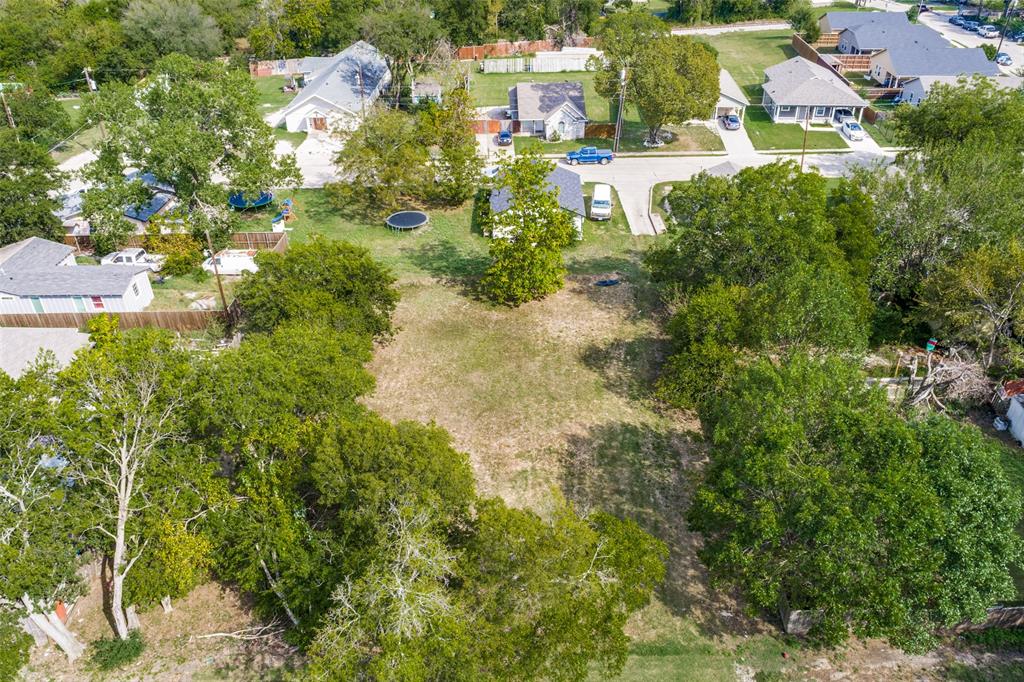 906 Hamilton Street McKinney, TX 75069 - Photo 10 of 13 a view of residential houses with outdoor space and trees