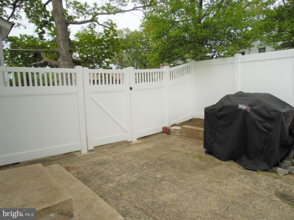 33 Forrest Avenue Runnemede, NJ 08078 - Photo 59 of 61 Patio