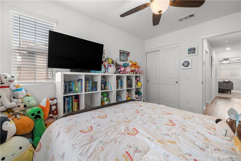 2476 Gunner Ridge Way Rialto, CA 92377 - Photo 23 of 34