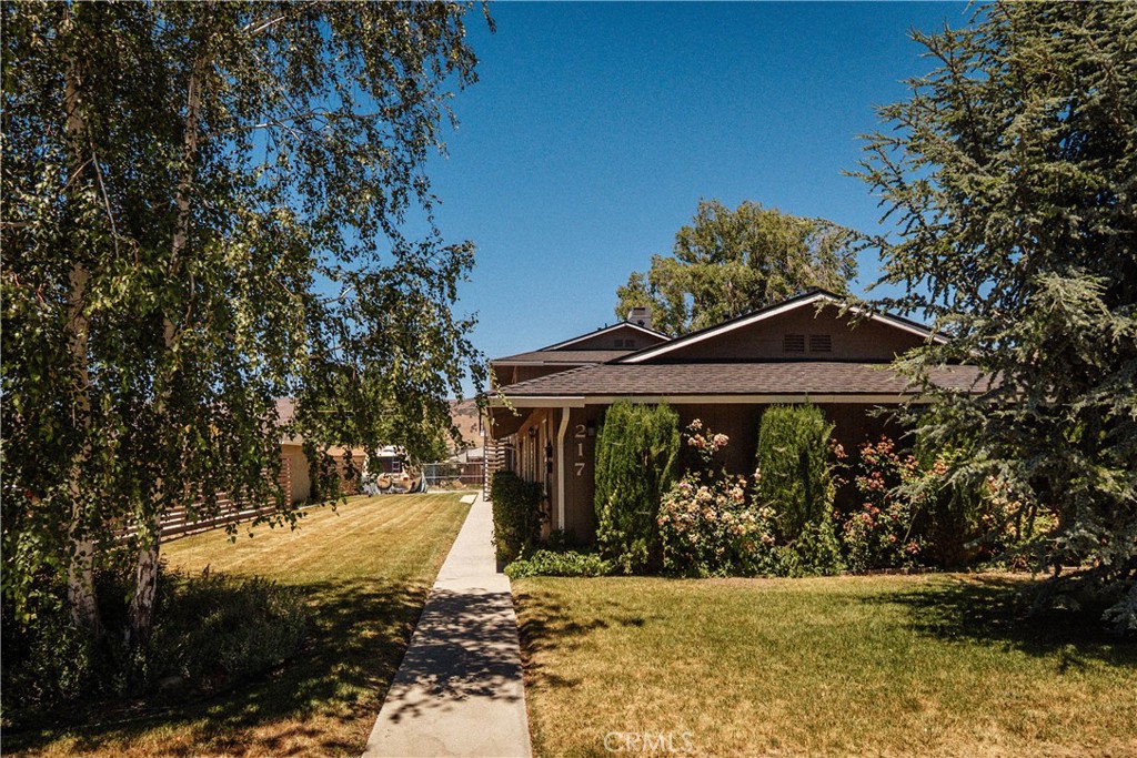 217 East I Street Tehachapi, CA 93561 - Photo 1 of 23