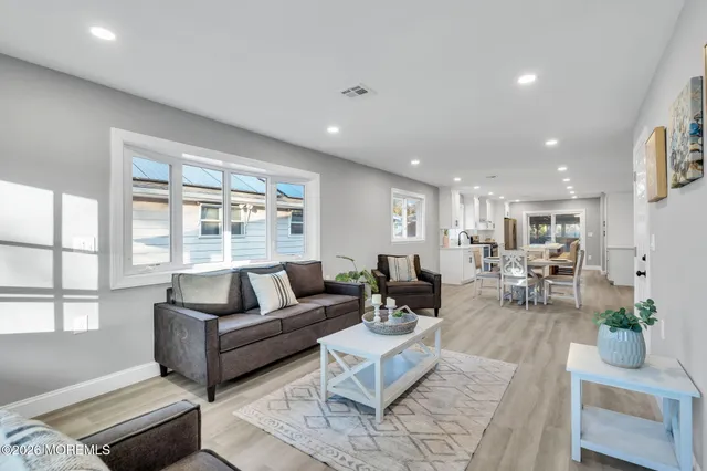 $375,000 | 15 Mt Logan Lane, Toms River, NJ 08753